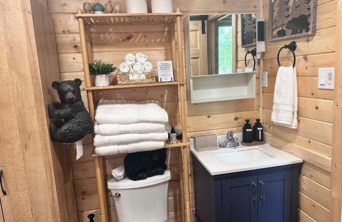 Big Lake Villa | Elegant, Cozy Cub Cabin near Lake with Laundry Unit