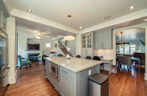 Dunbar House | Elegant & Cozy Escape~West Vancouver Serenity