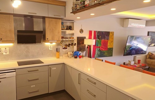 Konak House | Elegant & Cozy Retreat Home: City Center Gem by the Seaside, Steps from the Tram