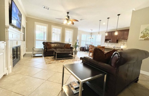 Cinco Ranch North Lake Village House | Elegant & Cozy Single-Family House Near I-10/99 Katy