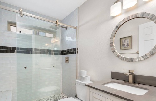 Paradise Valley Village House | ELEGANT,COZY,SLEEPS 12,HEATED POOL & SPA, PRIVATE, RELAXING,GAMES