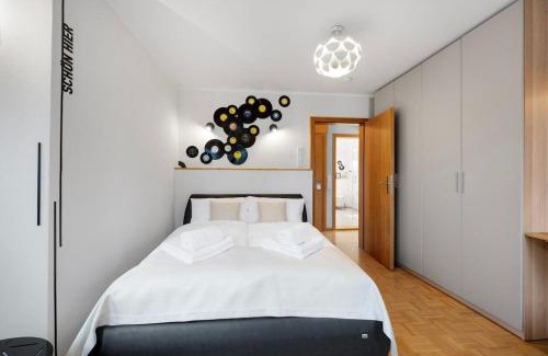 Schweinheim House | Elegant