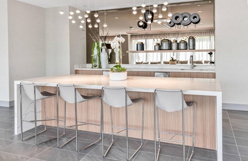 Doral Condo | Elegant Doral Getaway: 2BR Luxury