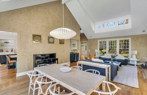 Northwest Harbor House | Elegant East Hampton Estate nestled on nearly 5 acres of land, stunning.