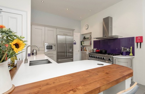 Comely Bank House | Elegant Edinburgh townhouse - perfect for corporate stays, graduations, and special celebrations.