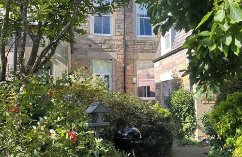 Comely Bank House | Elegant Edinburgh townhouse - perfect for corporate stays, graduations, and special celebrations.