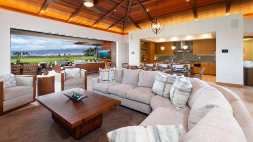 Kamuela House | ELEGANT ESCAPE Elegant 4BR Laulea Home with Pool and Ocean View