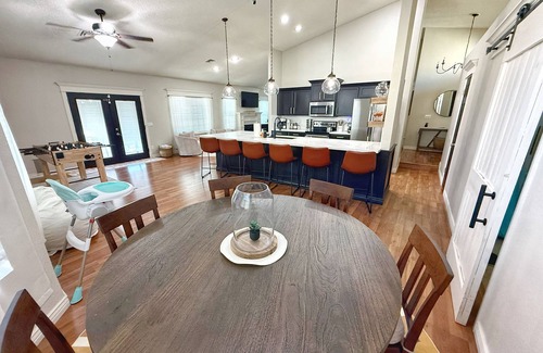 Gilbert House | Elegant & Escape w/Pool! Cozy Family-Friendly Home w/Foosball