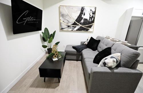 Northwest Edmonton House | Elegant Escape with King Bed, Long Stays, WEM, Disney