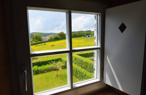 Falaen House | Elegant Estate Stay, Maredsous