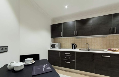 Gare Apartment | Elegant - Executive Two-Bedroom Apartment 105 m² with Private Entrance