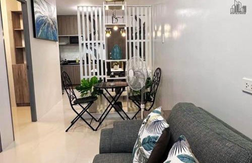 Puerto Princesa City Centre Apartment | Elegant Family Getaway 2BR Apartment in Puerto Princesa with Balcony - B2 5Moonstone