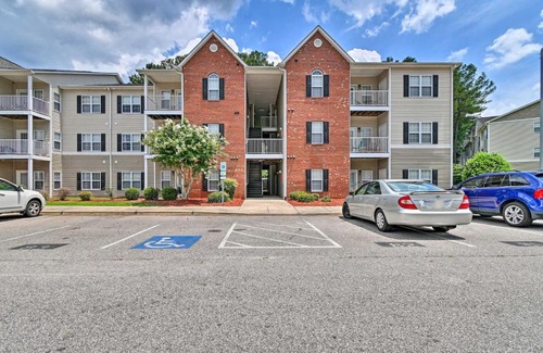 Westover Apartment | Elegant Fayetteville Condo 8 Mi to Downtown!