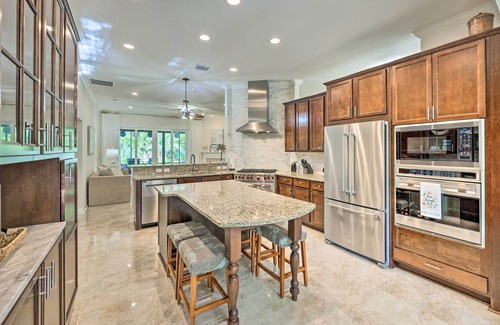 Fernandina Beach House | Elegant Fernandina Beach Home: Patio & Fenced Yard