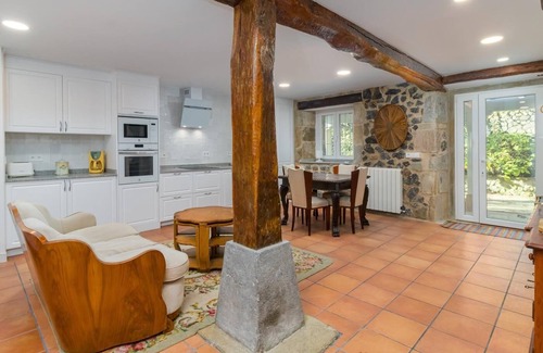 Medio Cudeyo Apartment | Elegant flat in a stunning setting