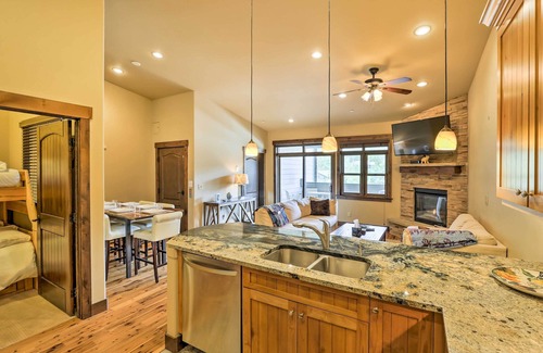 Frisco Condo | Elegant Frisco Condo w/Private Hot Tub & Views!