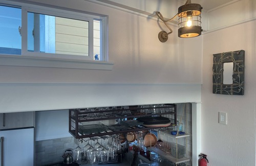 Marin City Boat Rental | Elegant & Fun! Top Rated Floating Home, 3 BR, 3 BA & kayaks. Book now for 2026