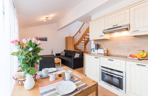 Rugen Island Apartment | Elegant gallery apartment with south-facing balcony, just a few meters from the beach