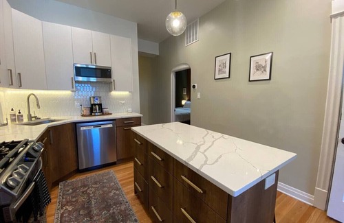 Ravenswood Condo | Elegant Hideaway in the Heart of Andersonville