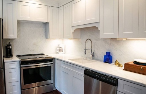 North Upper Street House | Elegant & Historic 1805 Thomas January Hemp House