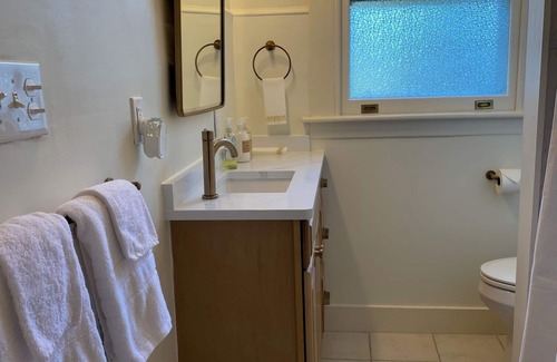 Edenton Cottage | Elegant Historic Cottage in Downtown Edenton