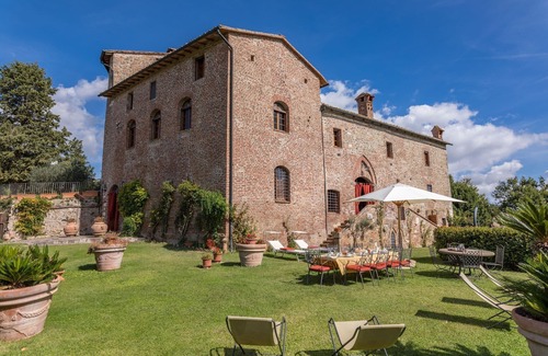 Chiusdino Villa | Elegant historic villa, sleeps 12, so tastefully reconstructed according to Tuscan style with stunn