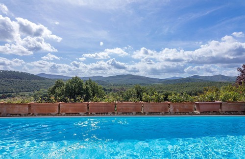 Chiusdino Villa | Elegant historic villa, sleeps 12, so tastefully reconstructed according to Tuscan style with stunn