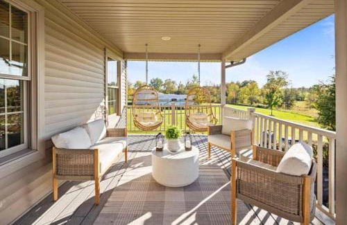 Chester Apartment | Elegant Home 7BRs, Game Room, Luxury Yard, Pool