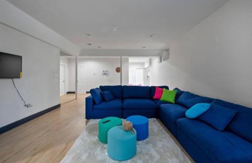 Chester Apartment | Elegant Home 7BRs, Game Room, Luxury Yard, Pool