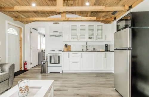 Middleton Apartment | Elegant home away from home - Valley View