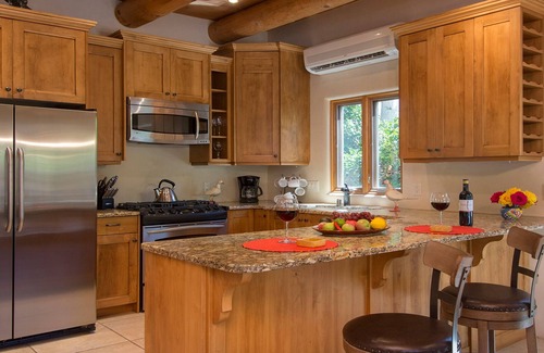 Northeast Santa Fe House | Elegant Home~ Easy walk to Plaza~ 2 king beds~2 full baths~