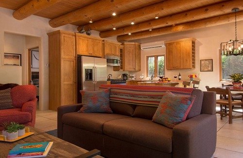 Northeast Santa Fe House | Elegant Home~ Easy walk to Plaza~ 2 king beds~2 full baths~