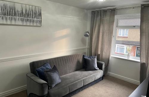 Fenny Stratford House | Elegant home for your relaxation