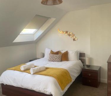 Fenny Stratford House | Elegant home for your relaxation