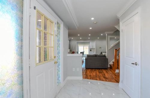 Lisgar Apartment | Elegant Home in Mississauga