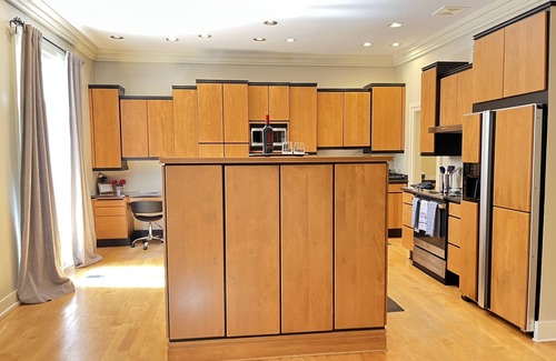 Oxford House | Elegant Home, two blocks to The Square and walk to The Vaught