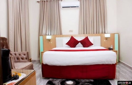 Jimeta Hotel | Elegant Hotel & Suites by City Green