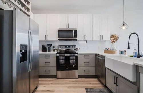 Kessler Apartment | Elegant King Bed Suite near Downtown Dallas