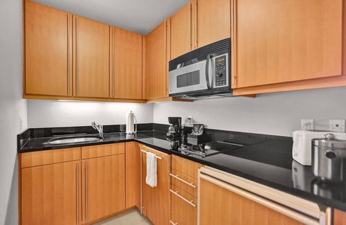 Brickell Apartment | Elegant King Studio Suite + Kitchenette