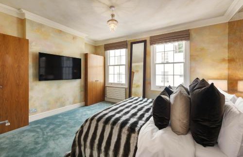 Brompton & Hans Town House | Elegant Knightsbridge Townhouse by Harrods