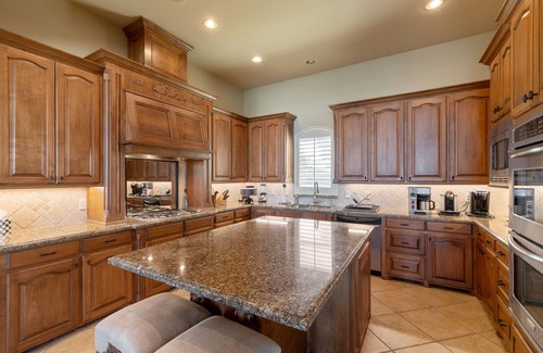 Tool House | Elegant Lake Living with an Incredible Lake View