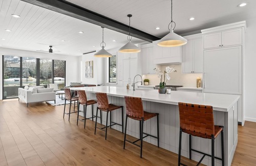 South Snyderville Basin House | Elegant Lakefront Haven: 4 Bedrooms, 5.5 Baths in Park City - Summer Getaway!