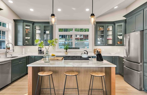 Orland House | Elegant lakefront home near Bar Harbor & Acadia with modern kitchen, lake views