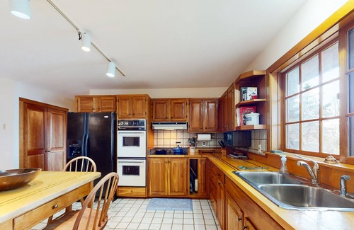 Vergennes House | Elegant lakefront home with kayaks, large balcony, fireplace, AC - private beach