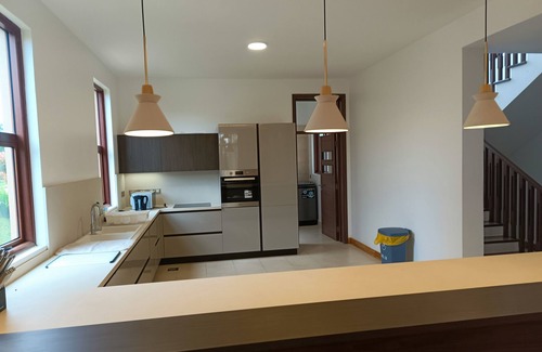 Entebbe Villa | Elegant Lakeside Furnished Villa at Pearl Marina Garuga