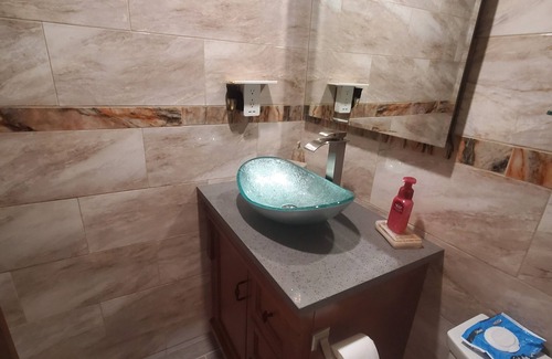 Flatlands Condo | Elegant Large Bedroom (stay with Lulu)