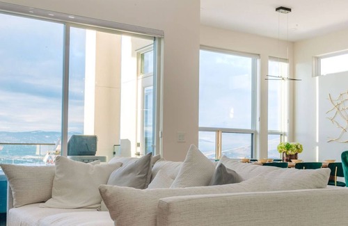 Black Mountain House | Elegant & Lavish Kelowna Escape