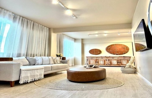 Rio Vermelho Apartment | Elegant Life by the Sea