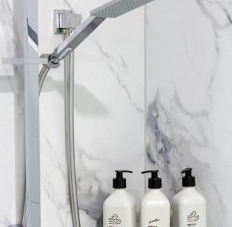 Upper Riccarton Apartment | Elegant Living by Middleton Park, Fully Equipped