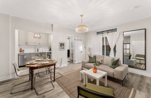 Peterborough Apartment | Elegant Living: Hotel Comfort, Home Feel.